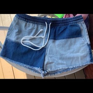 Aerie size M rope tie jean shorts/ new w tags